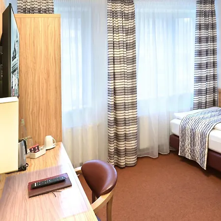 Kronprinz Hotel 3*